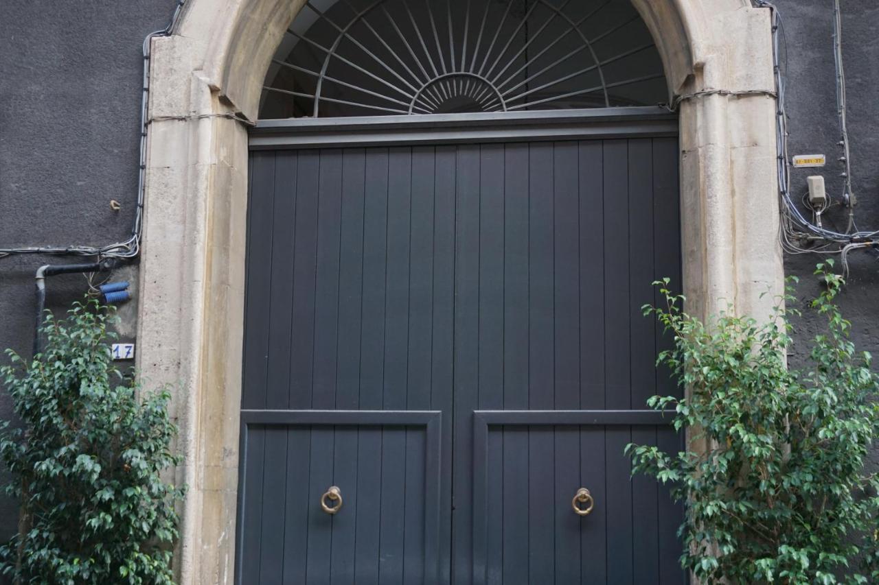 Elegante Appartamento Centro Storico CTA Exterior foto